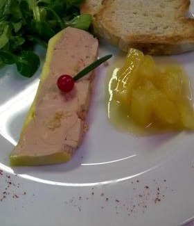 Puy-l'Eveque Hotel | Cozy Hôtel Restaurant HENRY - Pet Friendly with Breakfast