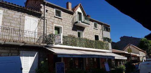 Zonza Hotel | Pet-Friendly Hôtel Restaurant L'Aiglon with Breakfast Included