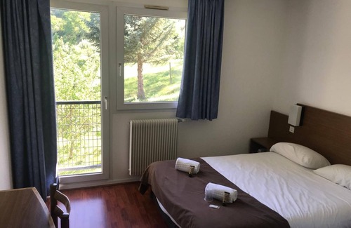 Ceyrat Hotel | Family-Friendly Hôtel-Restaurant l'Artière with Great Reviews