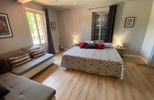 Bioule Hotel | Pet-Friendly Hôtel Restaurant l'Escale chez Mimi Awaits You