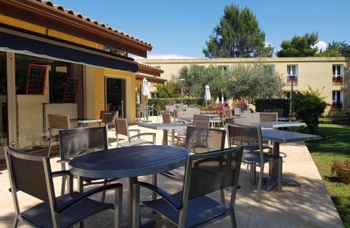 Pont-Saint-Esprit Hotel | Hôtel Restaurant Le Mas De L'Olivier
