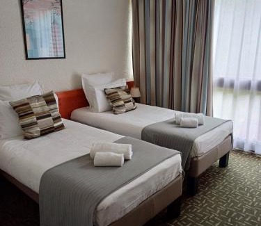 Rochefort Hotel | Discover Hôtel-Restaurant La Belle Poule with Ocean Views