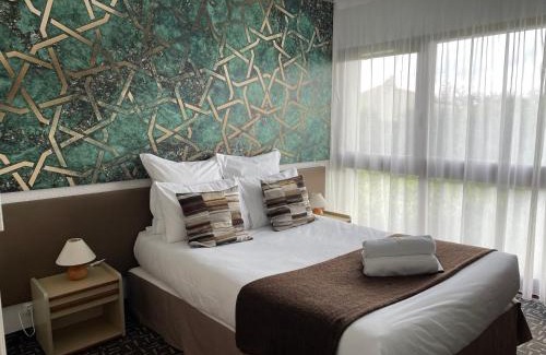 Rochefort Hotel | Discover Hôtel-Restaurant La Belle Poule with Ocean Views