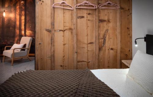 La Sagne Hotel | Discover Hôtel-Restaurant Le Cochon Rose: Pet Friendly Stay