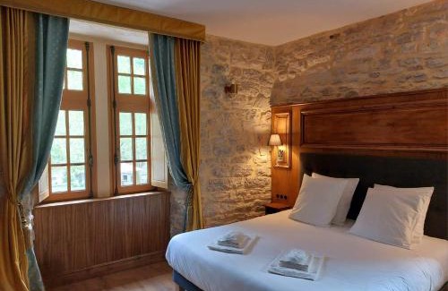 La Malene Hotel | Pet-Friendly Stay at Hôtel-Restaurant Le Manoir De Montesquiou