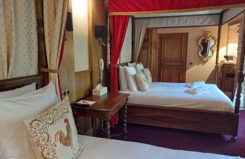 La Malene Hotel | Pet-Friendly Stay at Hôtel-Restaurant Le Manoir De Montesquiou