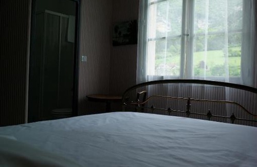 Massegros Causses Gorges Hotel | Comfortable Hôtel-Restaurant Le Parisien with Family Amenities