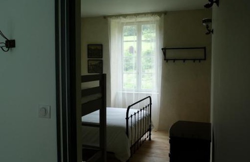 Massegros Causses Gorges Hotel | Comfortable Hôtel-Restaurant Le Parisien with Family Amenities