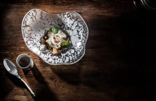 Montjuzet Hotel | Delightful Hôtel & Restaurant Le Pré: 4-Star Comfort Awaits