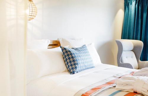 Montjuzet Hotel | Delightful Hôtel & Restaurant Le Pré: 4-Star Comfort Awaits