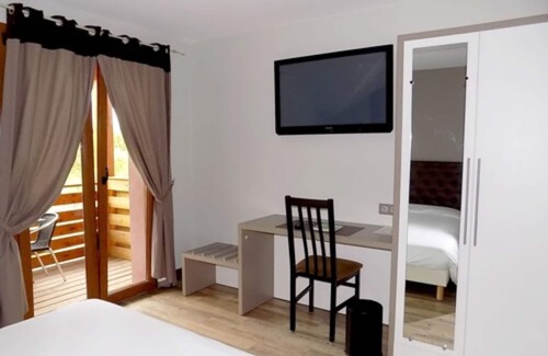 Mesnil Sous Les Cotes Hotel | Experience Comfort at Hôtel-Restaurant Le Régal, Rated 9.4/10