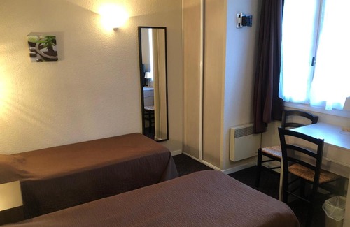 Bouzies Hotel | Pet-Friendly Hôtel Restaurant Les Falaises with Ocean Views