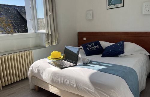 Concarneau Hotel | Discover Hôtel Restaurant Les Oceanides: Family-Friendly Retreat