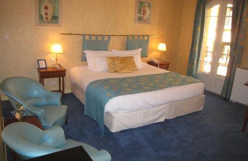 Matabiau Hotel | Oceanfront Relaxation at Hôtel Riquet with Pool & Dining