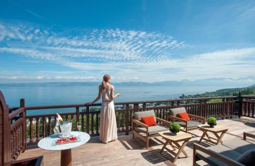 Evian-les-Bains Hotel | Elegant Hôtel Royal: 5-Star Stay with Oceanfront Bliss