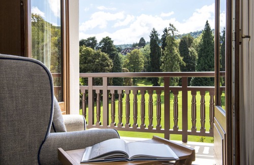 Evian-les-Bains Hotel | Experience Elegance at Hôtel Royal - 5 Star Retreat