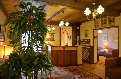 Saint-Jean-de-Maurienne Hotel | Discover Hôtel Saint-Georges: Oceanfront with Pet-Friendly Perks