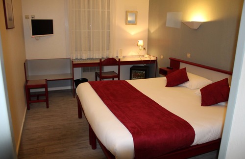 Cluny Hotel | Discover Hôtel Saint-Odilon: Family-Friendly & Rated 9/10