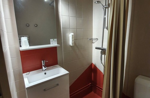 Cluny Hotel | Discover Hôtel Saint-Odilon: Family-Friendly & Rated 9/10