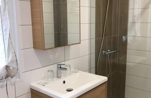Tournus Hotel | Welcoming Hôtel Saint-Philibert with Breakfast Included