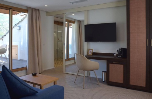Albo Hotel | Discover Hôtel Saint Roch: Family-Friendly with Top Ratings