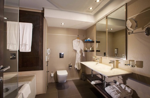 Ennasr Hotel | Welcoming Hôtel Samarons: 4-Star Comfort with Spa & Dining