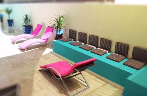 Saint-Denis Hotel | Budget-Friendly Stay at Hôtel Select - Réunion with Pool