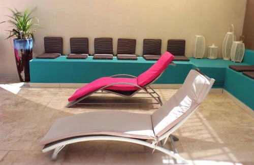 Saint-Denis Hotel | Budget-Friendly Stay at Hôtel Select - Réunion with Pool