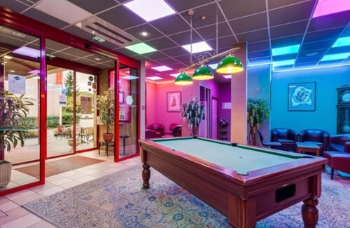 Saint-Francois d'Assise Hotel | Comfortable Stay at Hôtel Siatel Besançon Chateaufarine