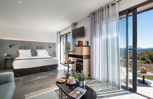 La Palud-sur-Verdon Hotel | Relax at Hôtel & Spa des Gorges du Verdon - 4-Star Retreat