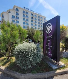 Saint-Brevin-l'Ocean Hotel | Relax at Hôtel Spa du Beryl Joa with Oceanfront Views