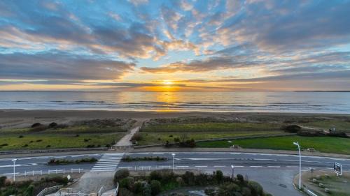 Saint-Brevin-l'Ocean Hotel | Relax at Hôtel Spa du Beryl Joa with Oceanfront Views
