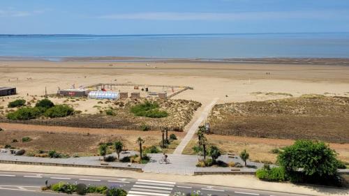 Saint-Brevin-l'Ocean Hotel | Relax at Hôtel Spa du Beryl Joa with Oceanfront Views