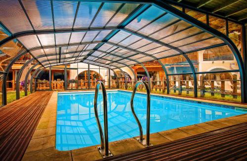 Arvieux Hotel | Relax at Hôtel & Spa La Ferme de l'Izoard with Ocean Views