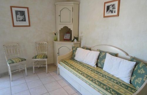 Plage de la Garonnette Hotel | Relaxing Hôtel & Spa La Villa with Oceanfront Views