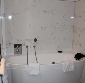 Petite-France Hotel | Elegant Hôtel & Spa Le Bouclier D'or with Ocean Views