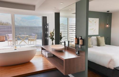 La Remigeasse Hotel | Experience Elegance at Hôtel & Spa Le Grand Large, 5-Star Retreat