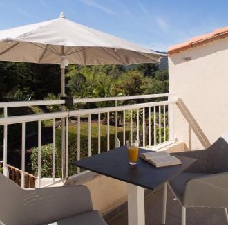 Plage d'Argeles Hotel | Relax at Hôtel & Spa Les Mouettes with Oceanfront Views