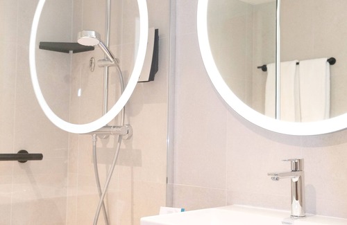 Royan Hotel | Relax at Hôtel & Spa - Thalazur Royan with Pool & Dining