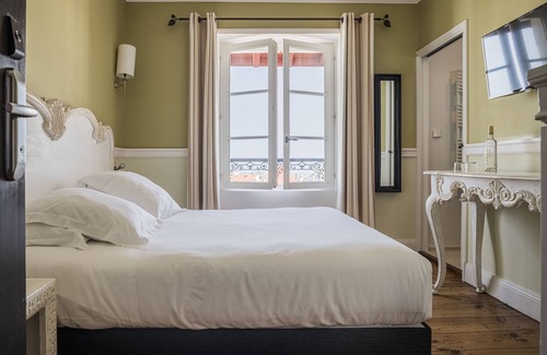 Biarritz City Centre Hotel | Experience Hôtel St-Julien: Rated 9.6 with Spa & Breakfast