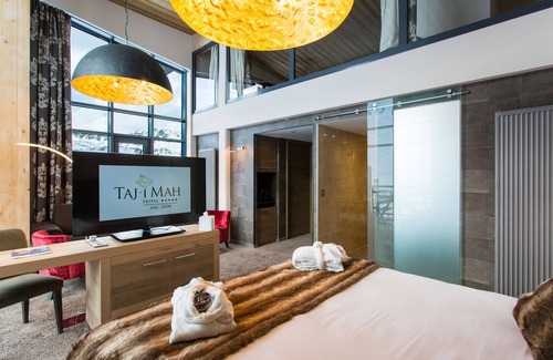 Arc-2000 Hotel | Indulge at Hôtel Taj-I Mah: 5-Star Spa & Pool Retreat