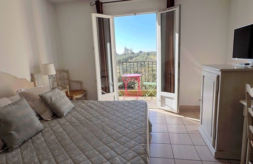 Mouries Hotel | Elegant Hotel Terriciae: Pool, Spa & Family-Friendly Stay