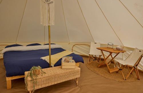 Rawdon Other | Discover Hôtel UNIQ - Forêt Ô Cascades: Pet-Friendly Retreat