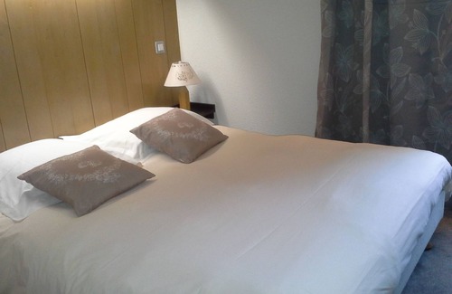 Saint-Gervais-les-Bains Hotel | Discover Comfort at Hôtel Val Joly - Family-Friendly Stay
