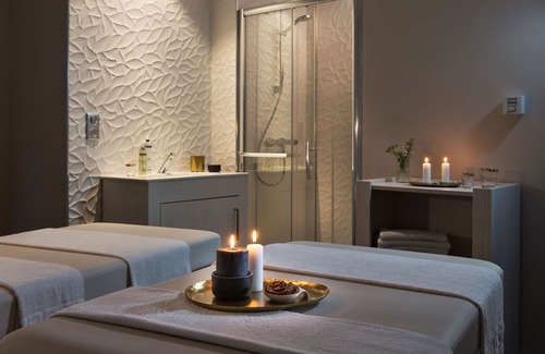 Treboul Hotel | Relax at Hôtel Valdys Thalasso & Spa - la Baie, 4-Star Retreat