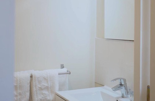 Livry-Gargan Hotel | Discover Hôtel Vauban: Eco-Friendly Retreat with Spa