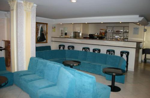 Lourdes Hotel | Discover Hôtel Vesuvio: Pet Friendly with Top Amenities