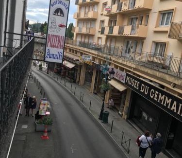 Lourdes Hotel | Discover Hôtel Vesuvio: Pet Friendly with Top Amenities