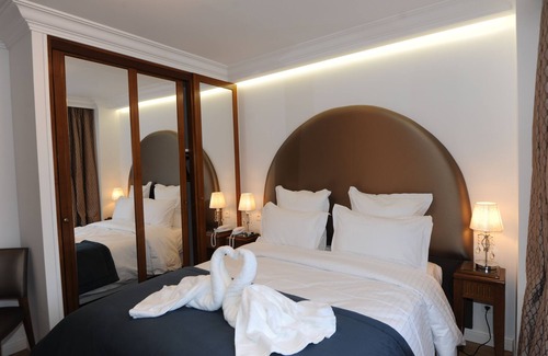 Pontorson Hotel | Discover Hôtel Victor Hugo: Spa, Restaurant & Family Comfort