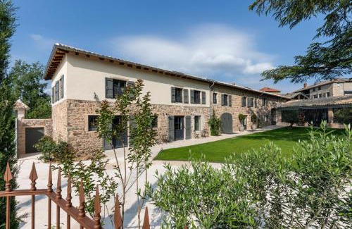 Regnie-Durette Hotel | Luxury Oceanfront Stay at Hôtel Villa Alexandre - 9.5/10 Rated